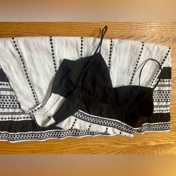 Super Cute Sundress ~ Size 10 - Picture 3 of 8